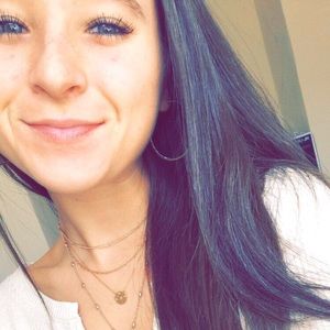 Meet your Posher, Gabriella